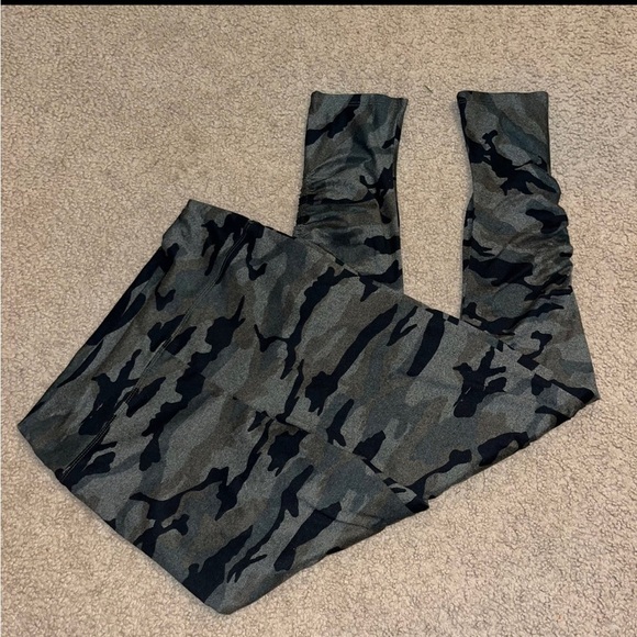 Socialite Pants - Socialite camouflage leggings, Medium